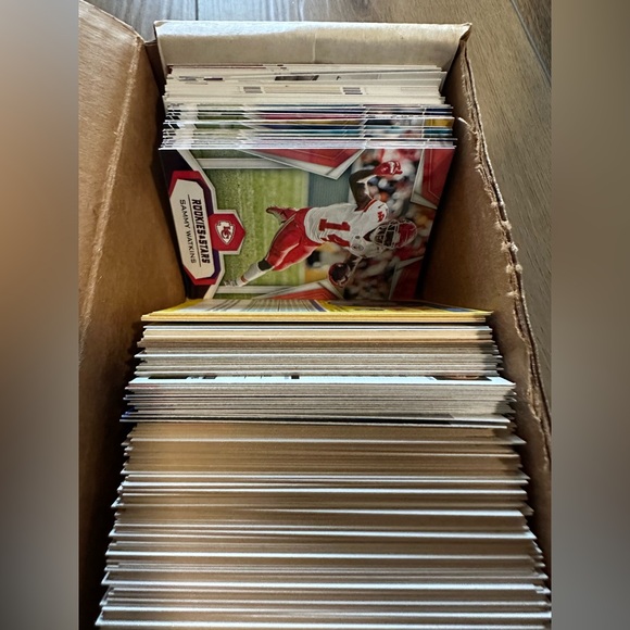 Baseball Football Mixed Box of Hundreds of Cards - Topps 1992-93 Box (Mixed) - Picture 5 of 8